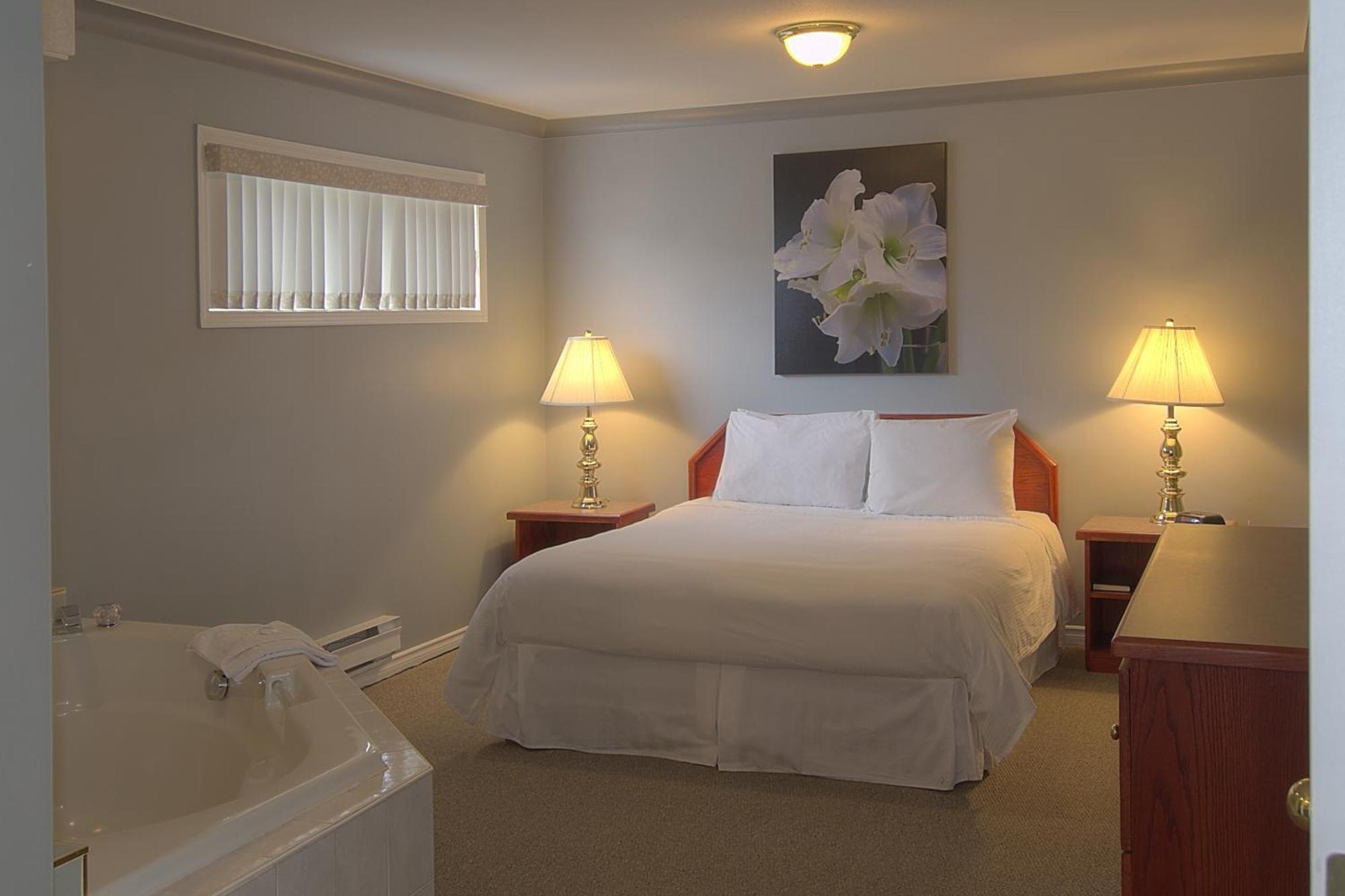 Tiki Shores Inn & Suites Пентіктон Номер фото
