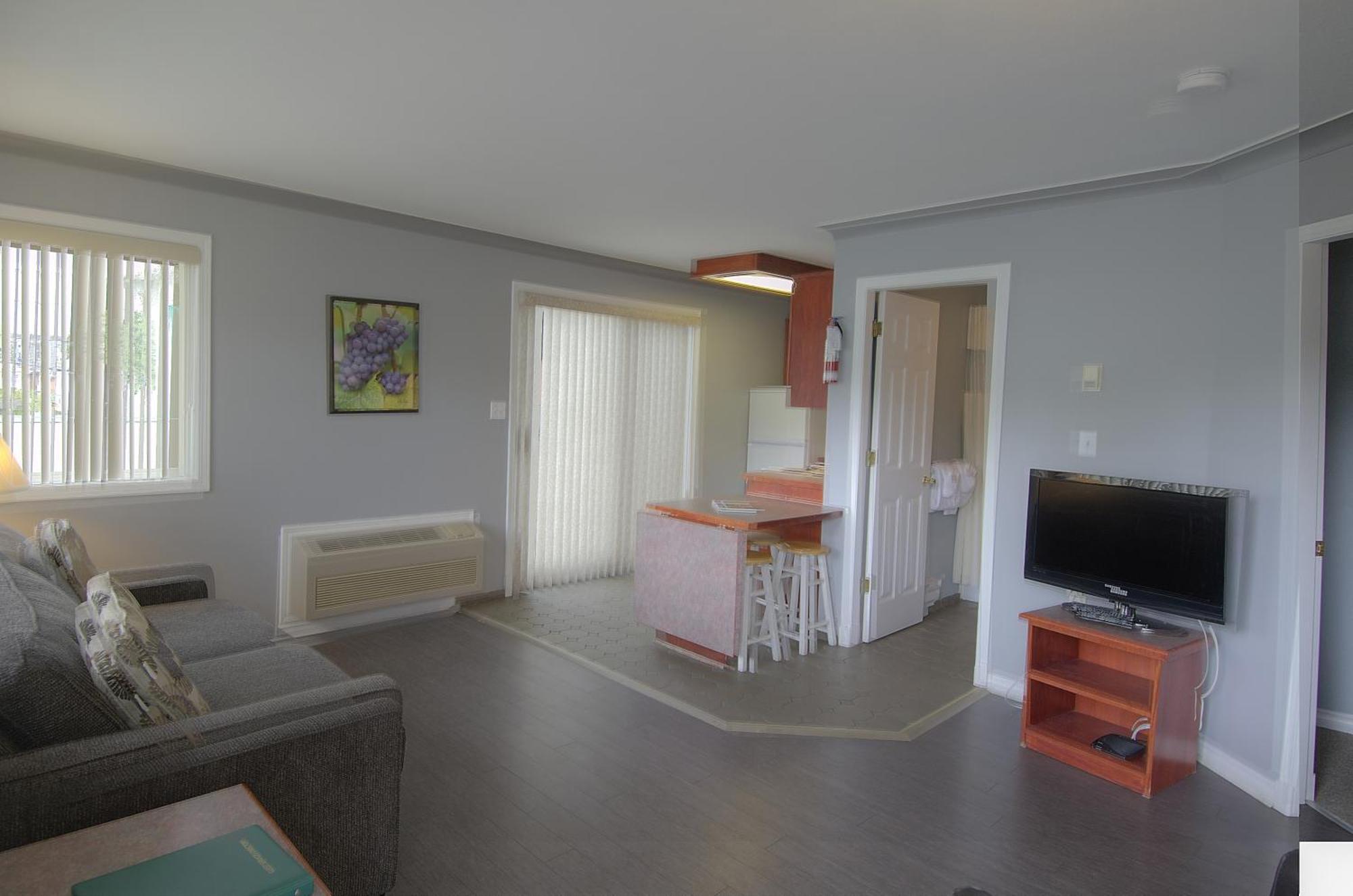 Tiki Shores Inn & Suites Пентіктон Номер фото